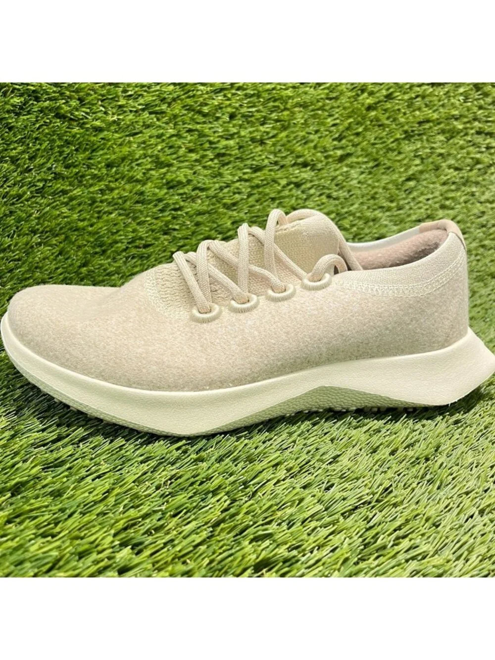 Allbirds Wool Dasher 2 Womens Size 9.5 Beige Athletic Running Shoes Sneakers